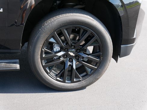 Used 2023 Chevrolet Suburban High Country AWD/4WD image 15