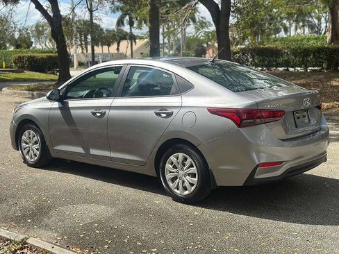 Used 2021 Hyundai Accent SE image 8