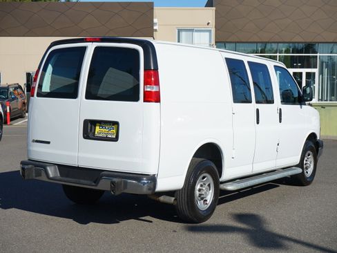 Used 2024 Chevrolet Express 2500 w/ Driver Convenience Package image 3