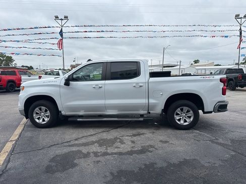 Used 2022 Chevrolet Silverado 1500 LT AWD/4WD image 9