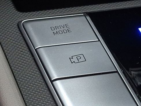 Used 2023 Hyundai Elantra SEL w/ Preferred Accessory Package FWD image 24