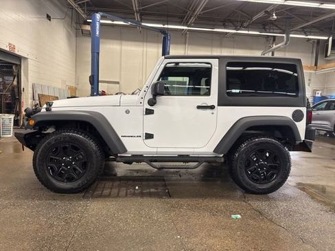 Used 2017 Jeep Wrangler Sport AWD/4WD image 3