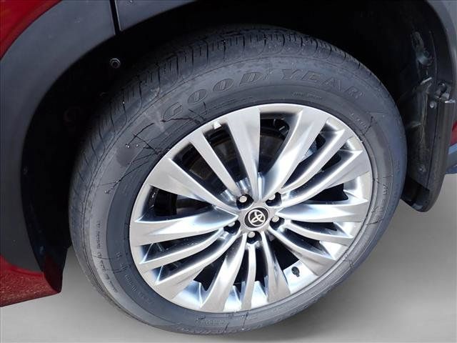 Certified 2026 Toyota Highlander Platinum AWD/4WD image 7