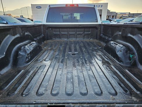 Used 2018 RAM 2500 Tradesman w/ Chrome Appearance Group image 31