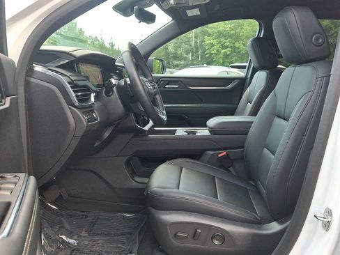 Used 2026 GMC Acadia Elevation w/ Black Edition FWD image 17
