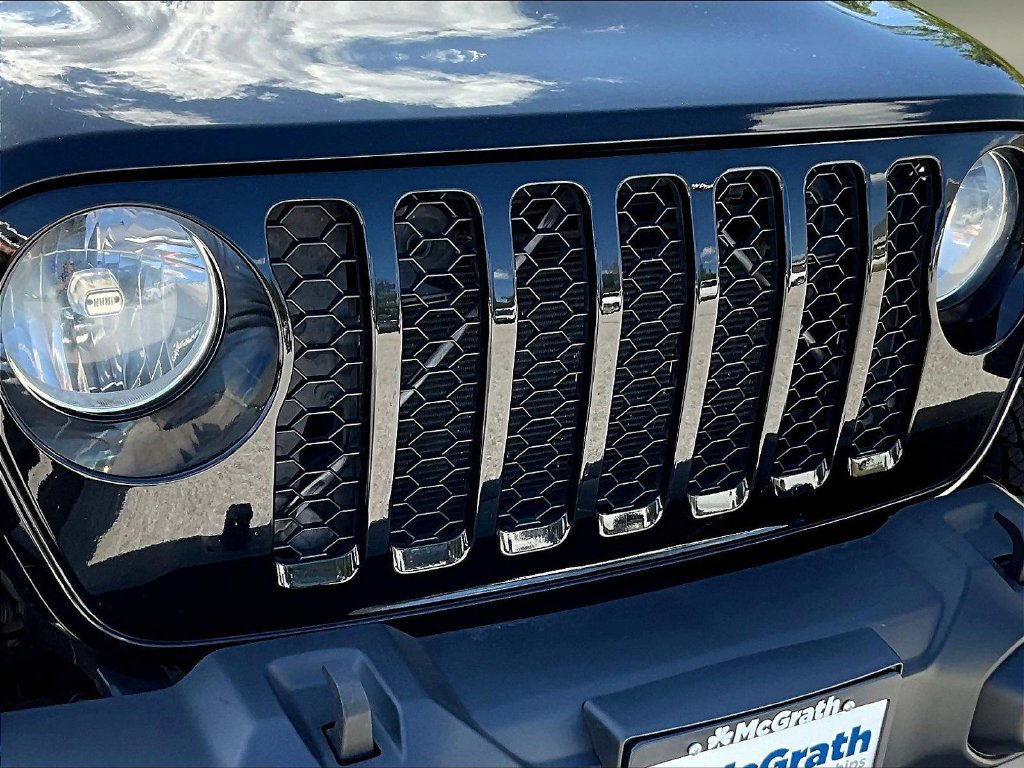 Used 2023 Jeep Gladiator Sport AWD/4WD image 31