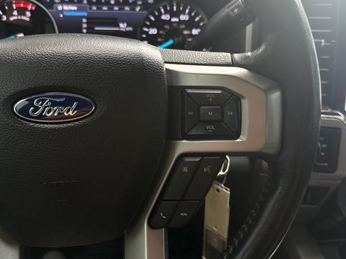 Used 2022 Ford F250 Lariat w/ Black Appearance Package AWD/4WD image 32