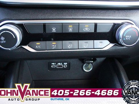 Used 2025 Nissan Altima 2.5 SV image 33