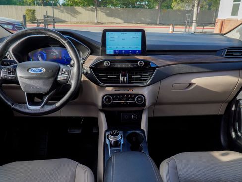 Used 2020 Ford Escape Titanium image 14