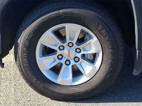 Used 2024 GMC Sierra 1500 SLE image 8