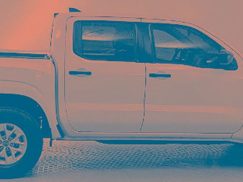 Used 2025 Nissan Frontier S image 2