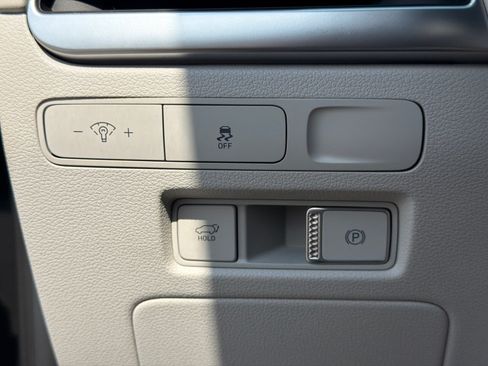 Certified 2025 Hyundai Palisade Calligraphy FWD image 33