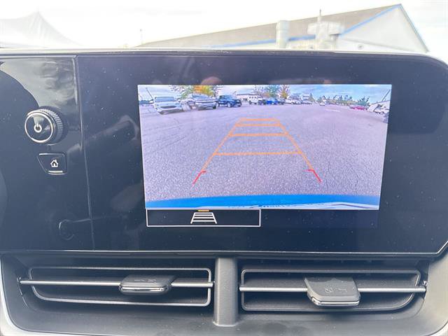 Used 2025 Chevrolet Trax RS w/ Driver Confidence Package FWD image 40