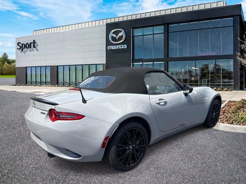 New 2026 MAZDA MX-5 Miata Club w/ Interior Package RWD image 3