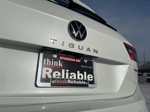 Used 2024 Volkswagen Tiguan SEL R-Line image 15