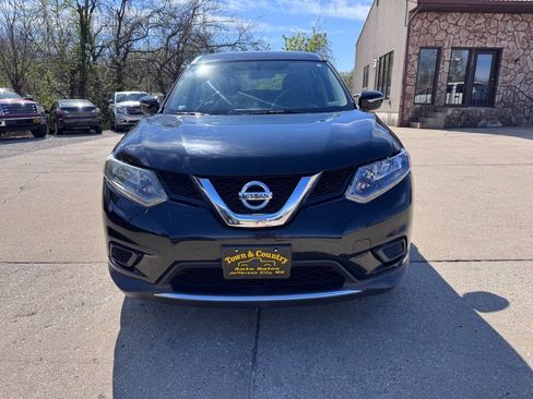 Used 2014 Nissan Rogue S image 2