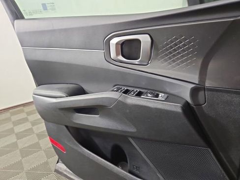 Certified 2025 Kia Sorento LX image 29