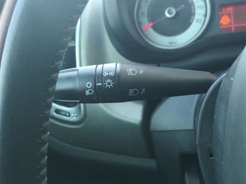 Used 2014 FIAT 500L Trekking w/ Popular Equipment Group image 25