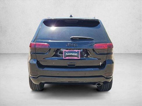 Used 2018 Jeep Grand Cherokee Altitude AWD/4WD image 7