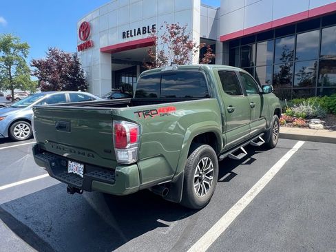 Used 2022 Toyota Tacoma TRD Sport w/ TRD Premium Sport Package AWD/4WD image 6