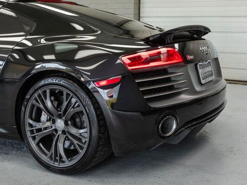 Used 2015 Audi R8 V10 plus w/ Full Leather Package image 47