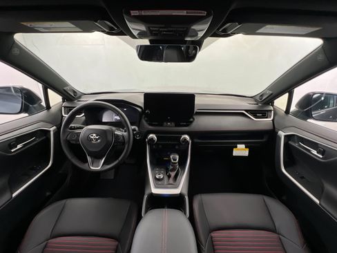 Used 2025 Toyota RAV4 XSE image 9