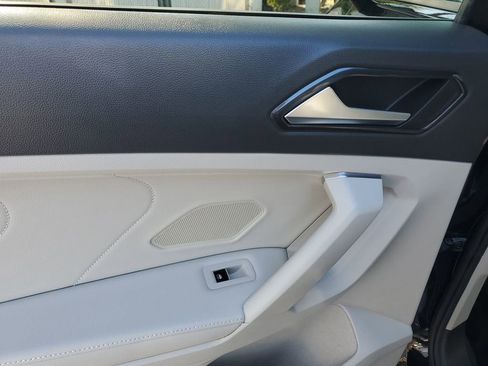 Used 2023 Volkswagen Tiguan SE R-Line image 17