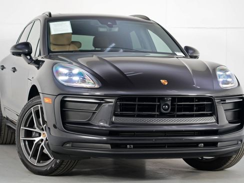 Used 2024 Porsche Macan image 4