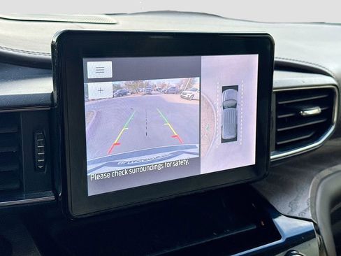 Used 2022 Ford Explorer Platinum w/ Equipment Group 601A image 14