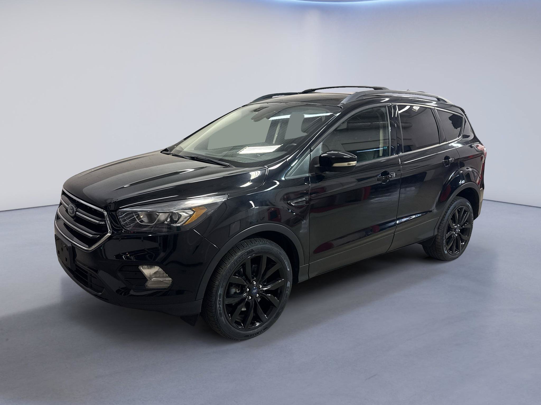 Used 2017 Ford Escape Titanium AWD/4WD image 3