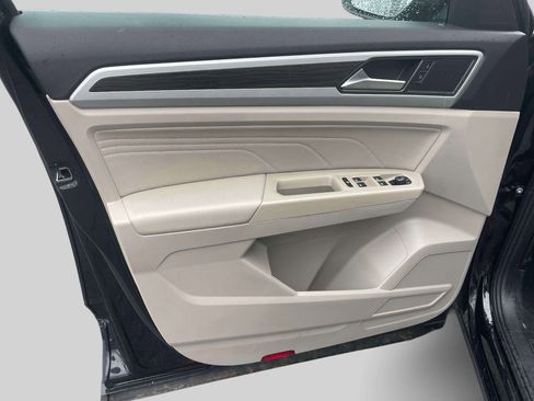 Used 2022 Volkswagen Atlas SE image 16