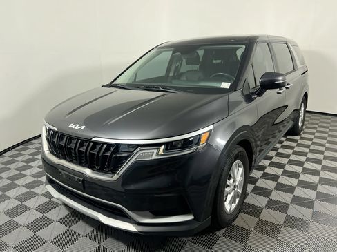 Used 2024 Kia Carnival LX FWD image 7