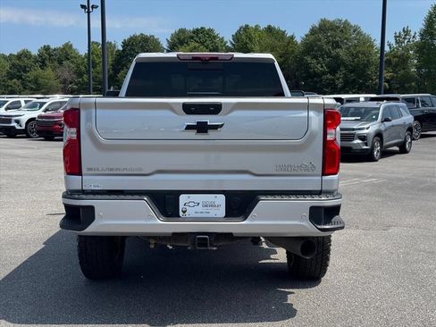 Used 2023 Chevrolet Silverado 2500 High Country w/ Z71 Off-Road Package AWD/4WD image 4