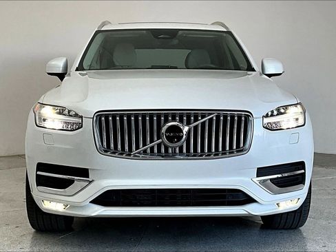 Used 2024 Volvo XC90 B6 Ultimate w/ Lounge Package image 5