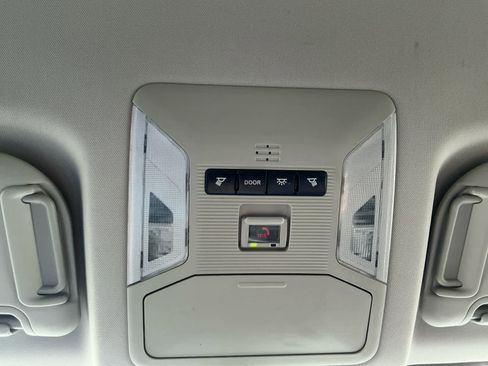 Used 2021 Toyota RAV4 XLE FWD image 18