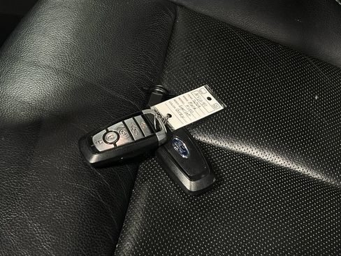 Used 2019 Ford F150 Lariat w/ Equipment Group 502A Luxury AWD/4WD image 41