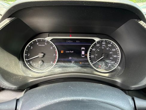 Certified 2023 Nissan Sentra SV FWD image 16