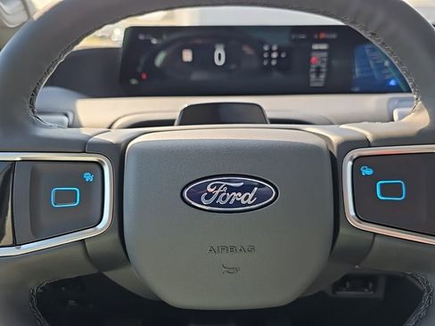New 2025 Ford Expedition Active image 22