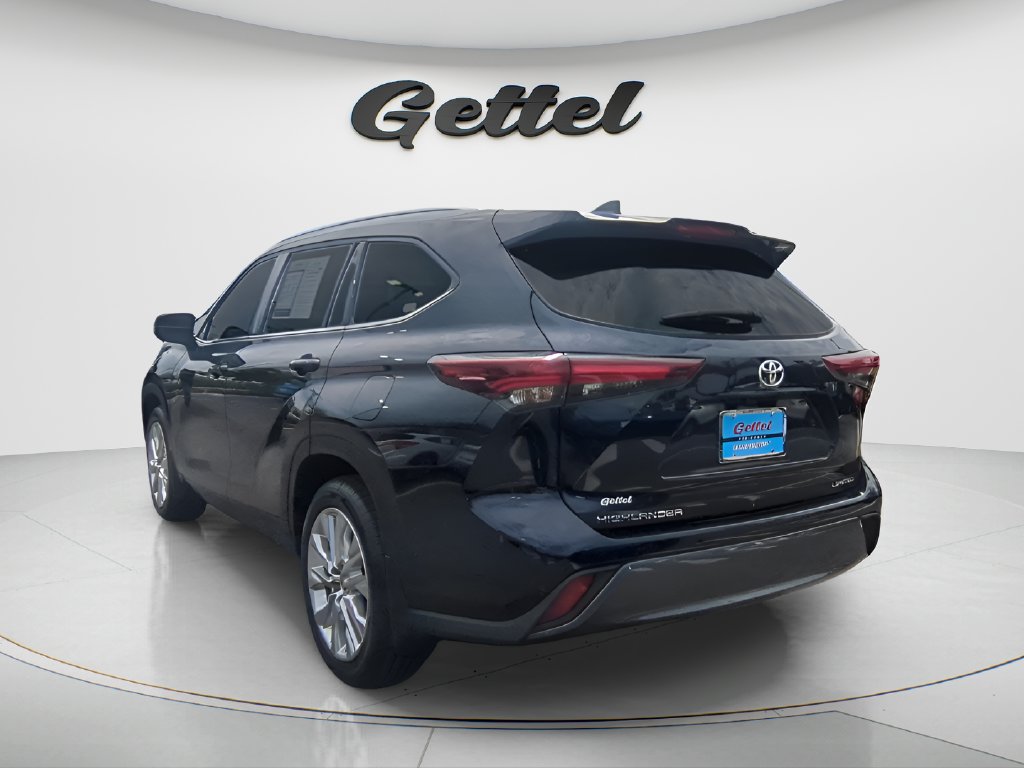 Used 2024 Toyota Highlander Limited FWD image 7