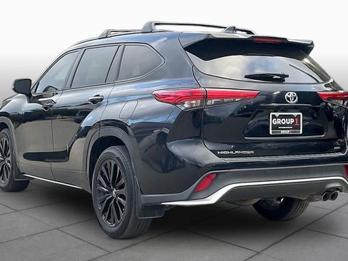 Used 2023 Toyota Highlander XSE FWD image 12