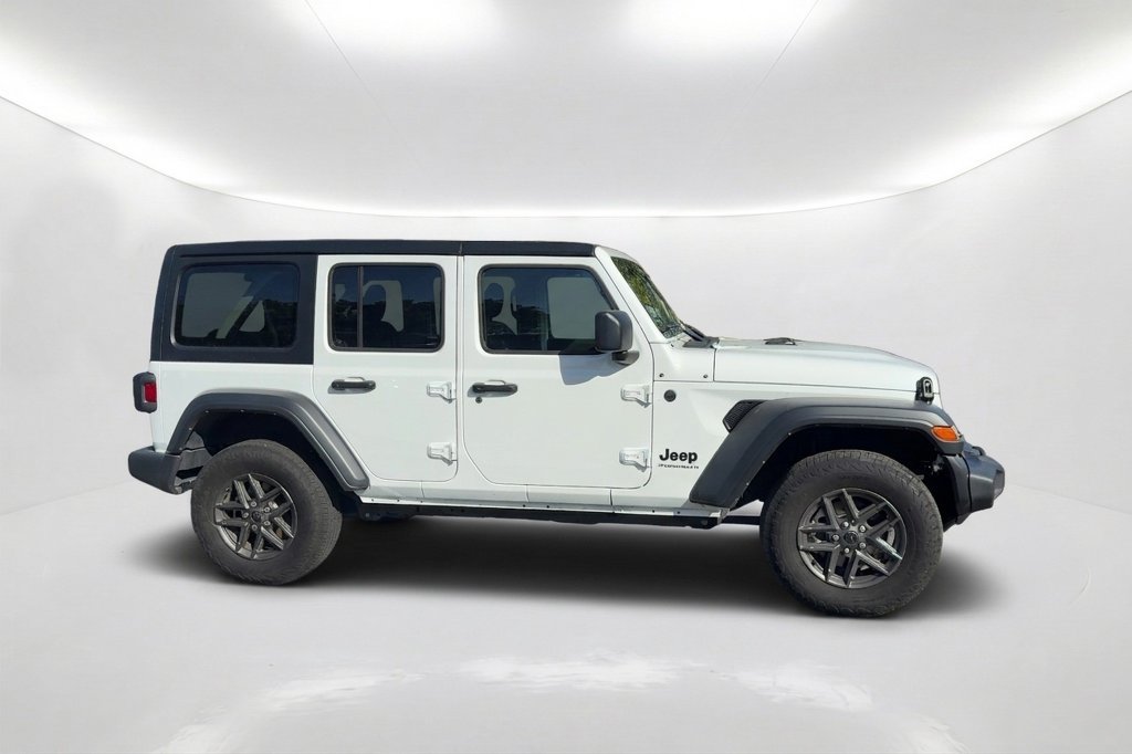 Used 2025 Jeep Wrangler Unlimited Sport AWD/4WD image 4