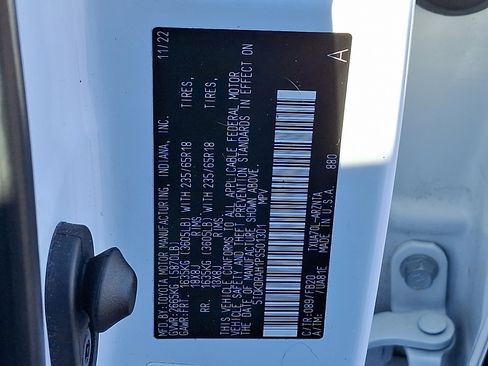 Certified 2023 Toyota Highlander LE image 27