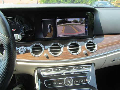 Used 2017 Mercedes-Benz E 300 4MATIC image 16