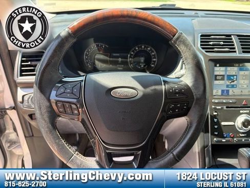 Used 2018 Ford Explorer Platinum AWD/4WD image 18