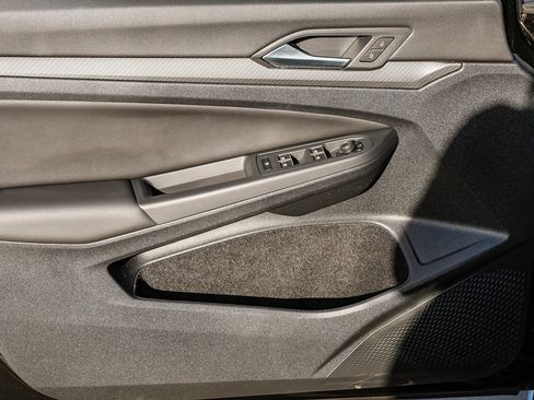 Used 2024 Volkswagen Golf R 2.0T image 21