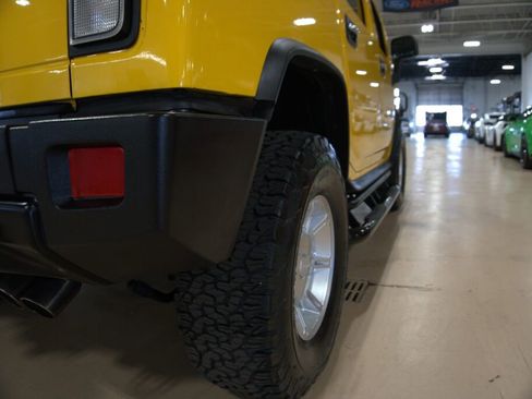 Used 2003 HUMMER H2 w/ Preferred Equipment Group image 24