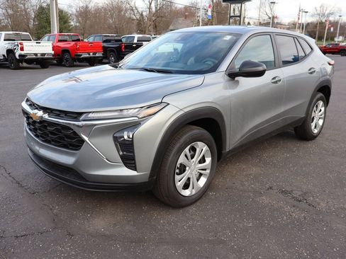 New 2026 Chevrolet Trax LS w/ Driver Confidence Package FWD image 22