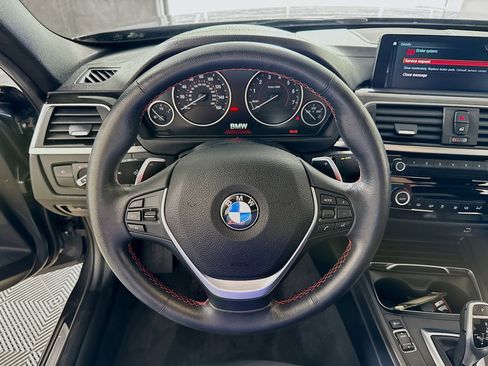 Used 2018 BMW 330i xDrive Sedan w/ Premium Package AWD/4WD image 16