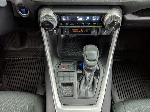 Used 2021 Toyota RAV4 XLE w/ Convenience Package AWD/4WD image 31