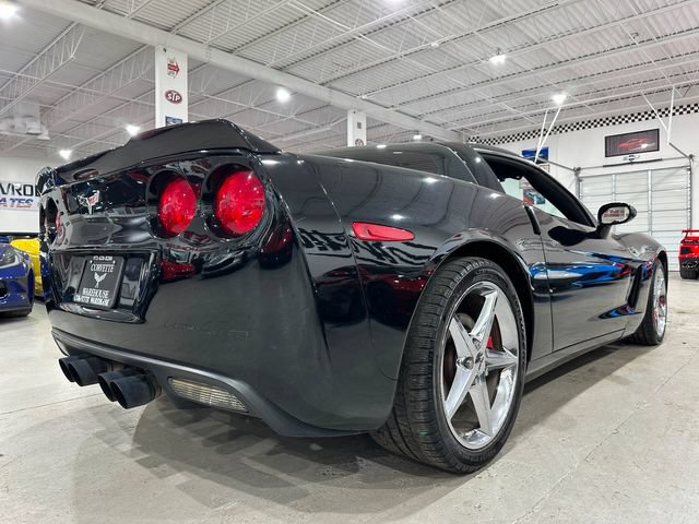 Used 2011 Chevrolet Corvette Coupe w/ 1LT RWD image 4